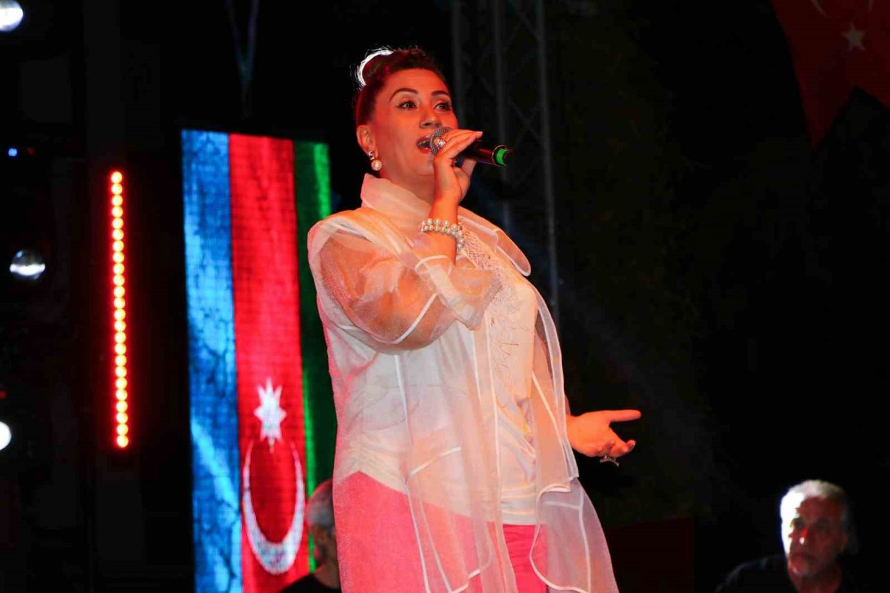 Çiftlikköy’de Azerin’li kutlama