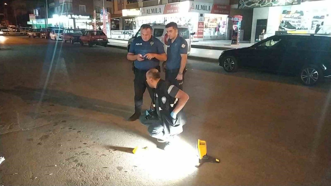 Sokak ortasında silahlı kavga