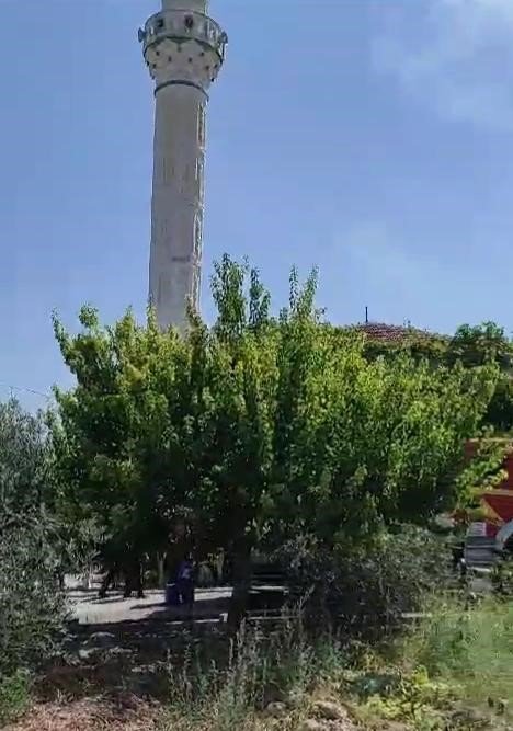 Cami lojmanında çıkan yangında imamın annesi öldü