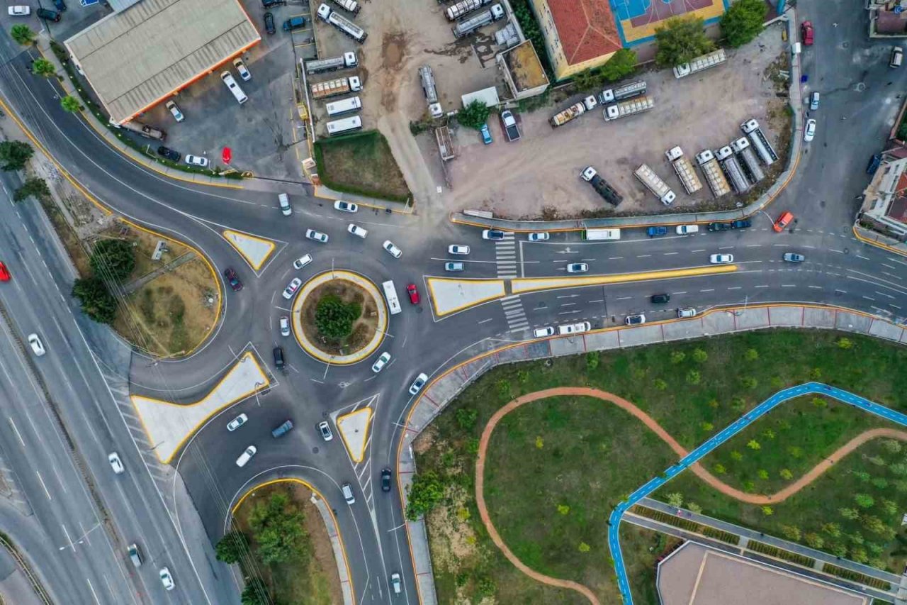 Derince Millet Bahçesi çevre yolları estetik görünüme kavuştu