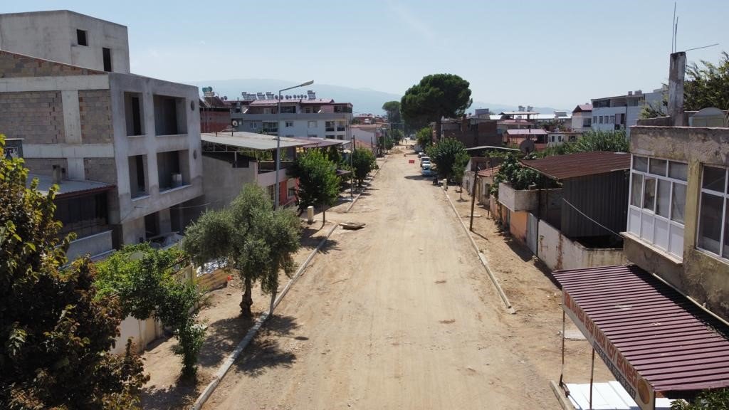 Yeşil Mahalle 374 Sokak’taki yol yenileme çalışmalarında ikinci etap başladı