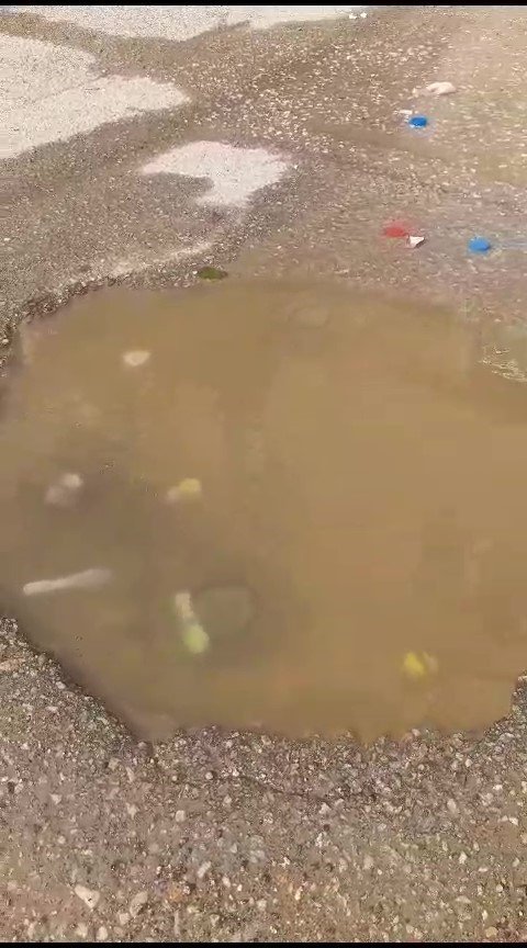 9 yıldır bu evleri kanalizasyon suyu basıyor