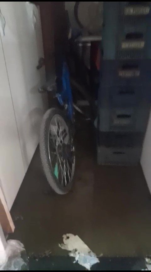 9 yıldır bu evleri kanalizasyon suyu basıyor