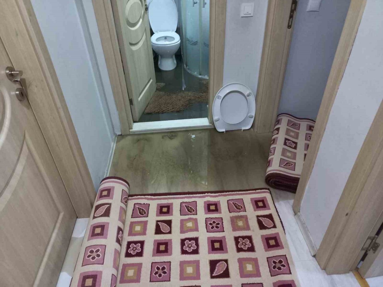 9 yıldır bu evleri kanalizasyon suyu basıyor