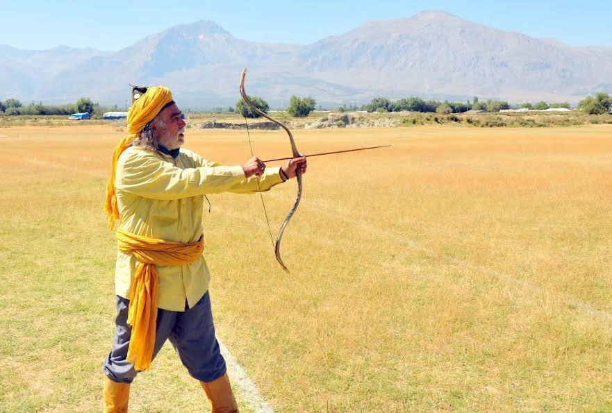 Vatandaşları ata sporu okçuluğa davet