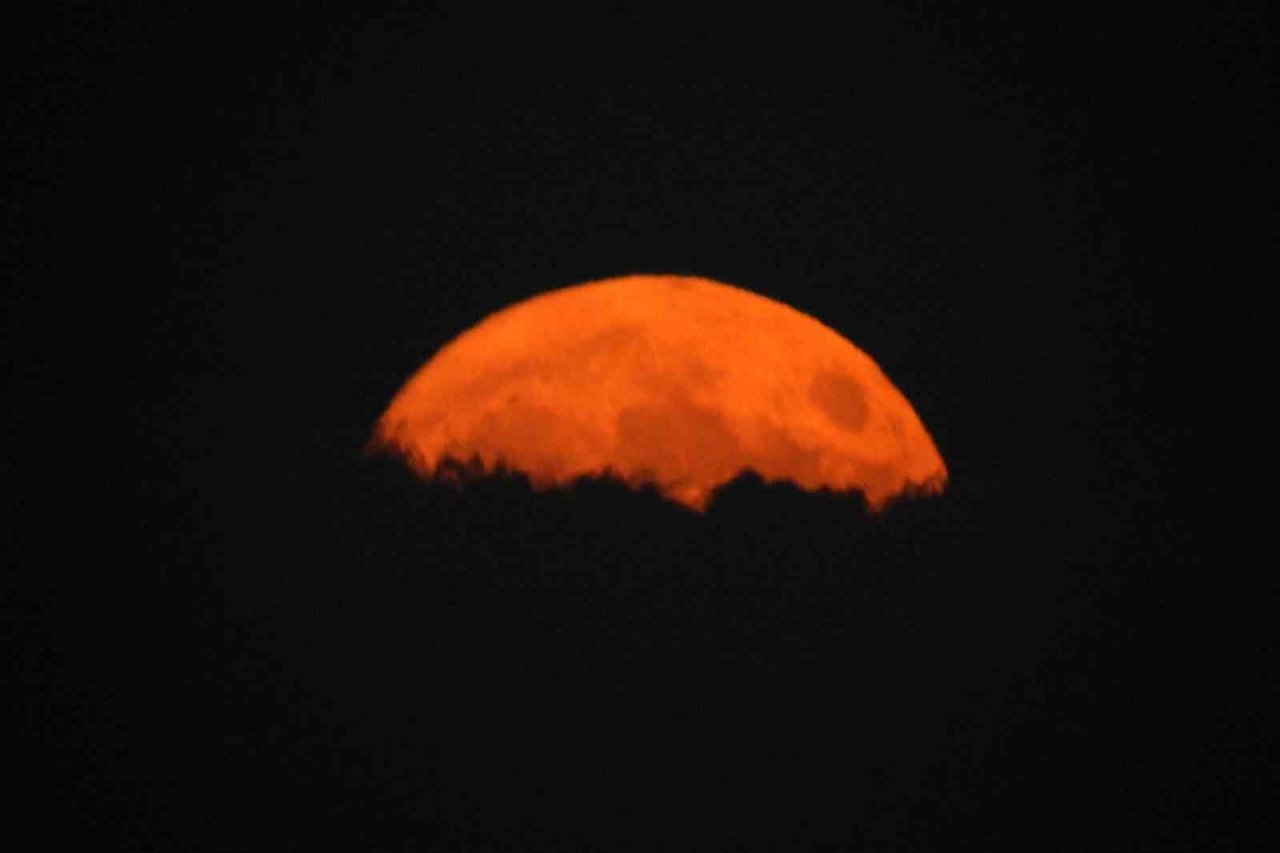 Gümüşhane’de “Mavi Ay” için zirvelere çıktılar, umduklarını bulamadılar