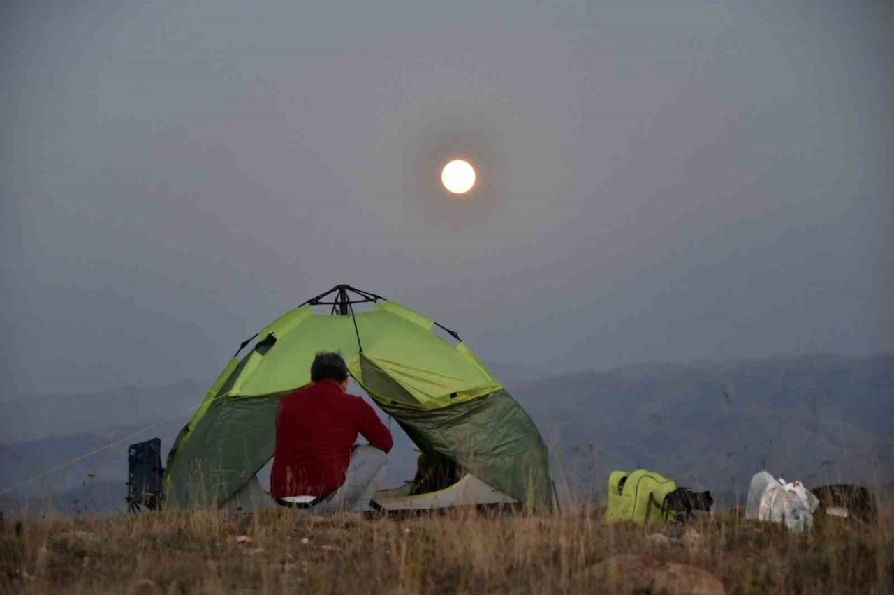 Gümüşhane’de “Mavi Ay” için zirvelere çıktılar, umduklarını bulamadılar