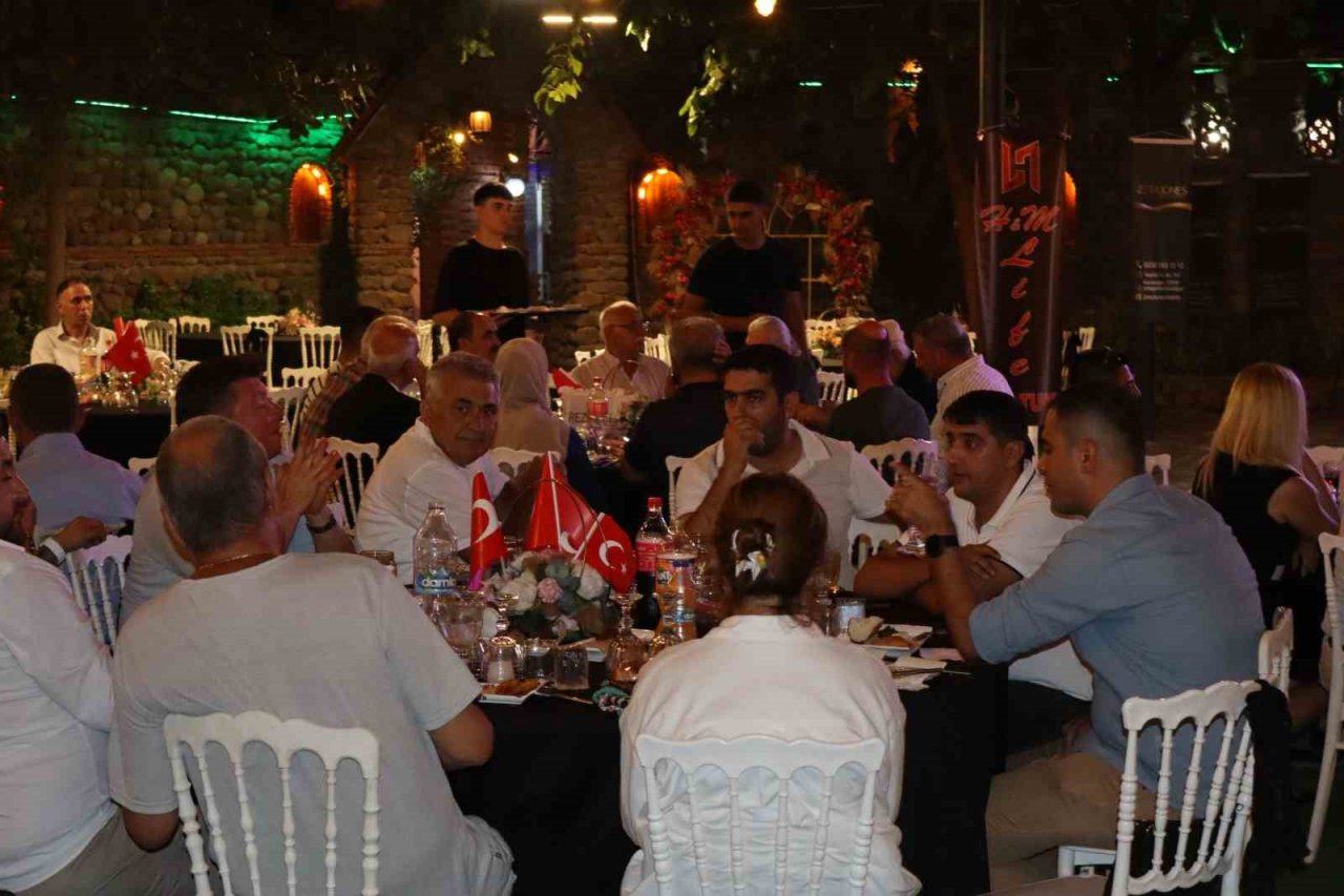 Karabağlar Spor Kulübü, şampiyonluğunu kutladı