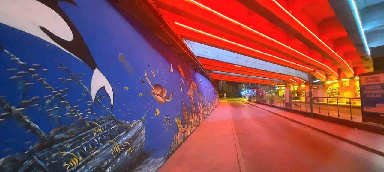 Duvarlar ressamlar tarafından renkleniyor