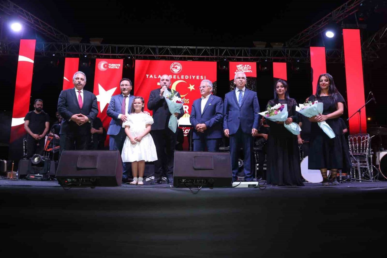 Antakya Medeniyetler Korosu şefinden Başkan Büyükkılıç’a: "güzel ağabeydir"