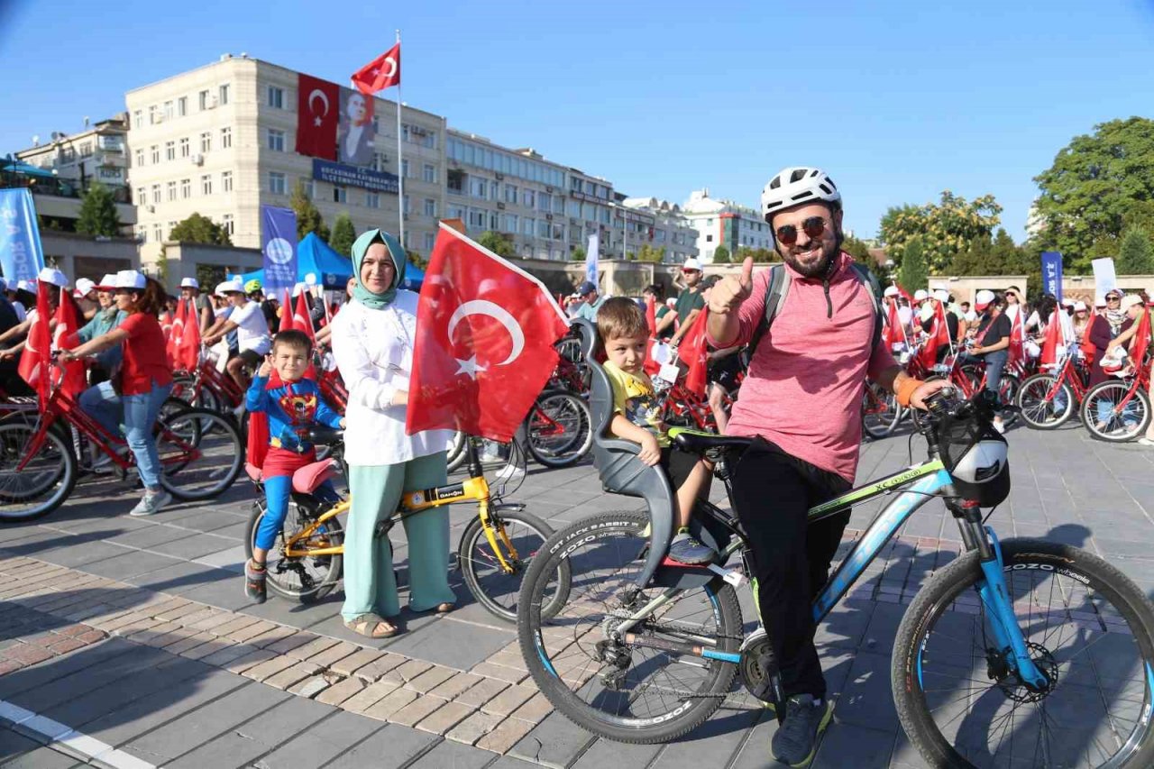 Büyükşehir Spor A.Ş. Zafer Bayramı’na özel bisiklet turu düzenledi
