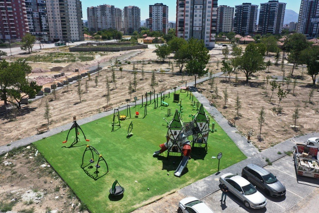 Başkan Çolakbayrakdar; “Çocukların, hayalini süsleyen parklar yapıyoruz”
