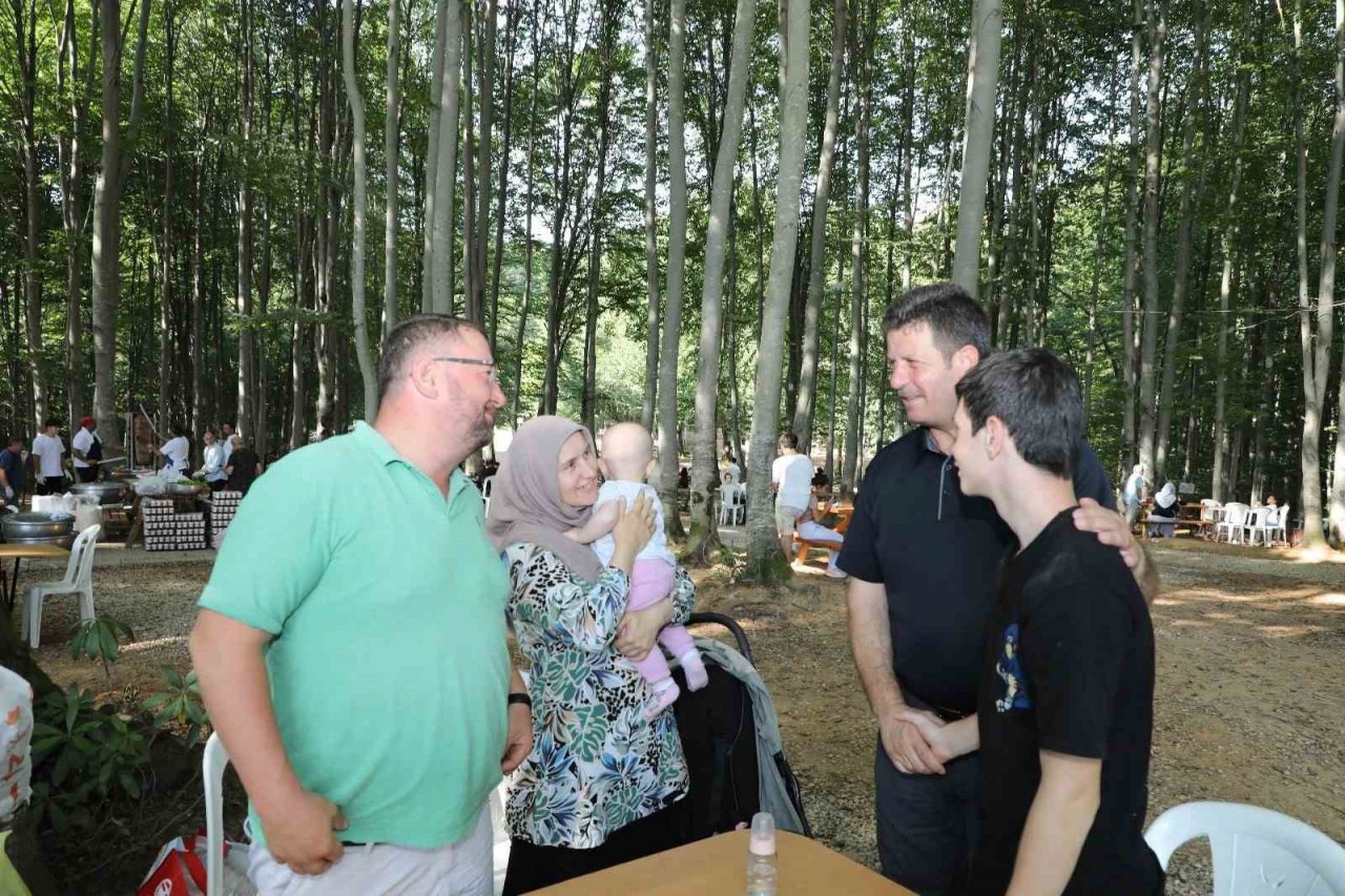 Akyazı Belediyesi çalışanları piknik etkinliğinde bir araya geldi