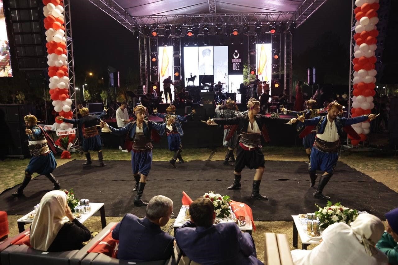 Kütahya Millet Bahçesinde çifte coşku