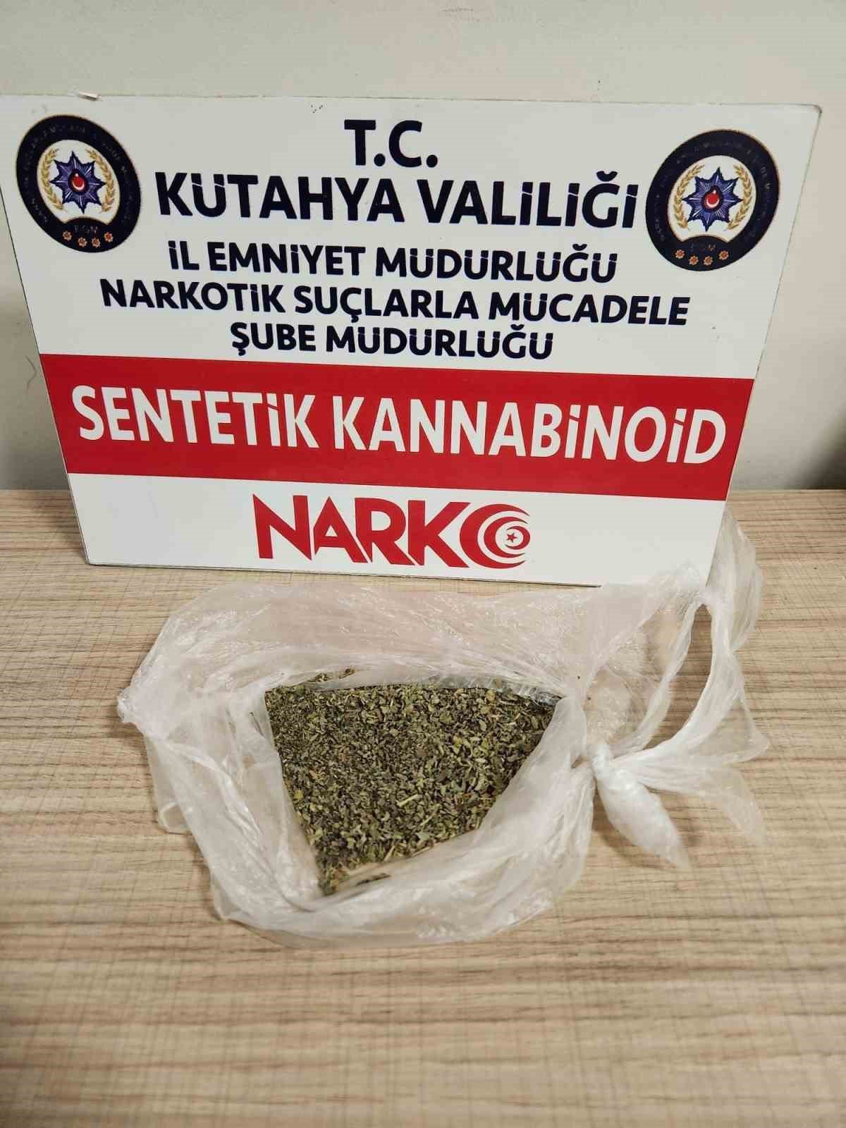 Kütahya’da bekçiler 2 şahsın üzerinde uyuşturucu ele geçirdi