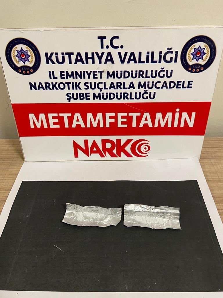 Kütahya’da bekçiler 2 şahsın üzerinde uyuşturucu ele geçirdi