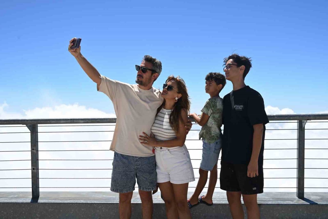 LGS’de dereceye giren öğrenciler Tahtalı Dağı’na çıktı