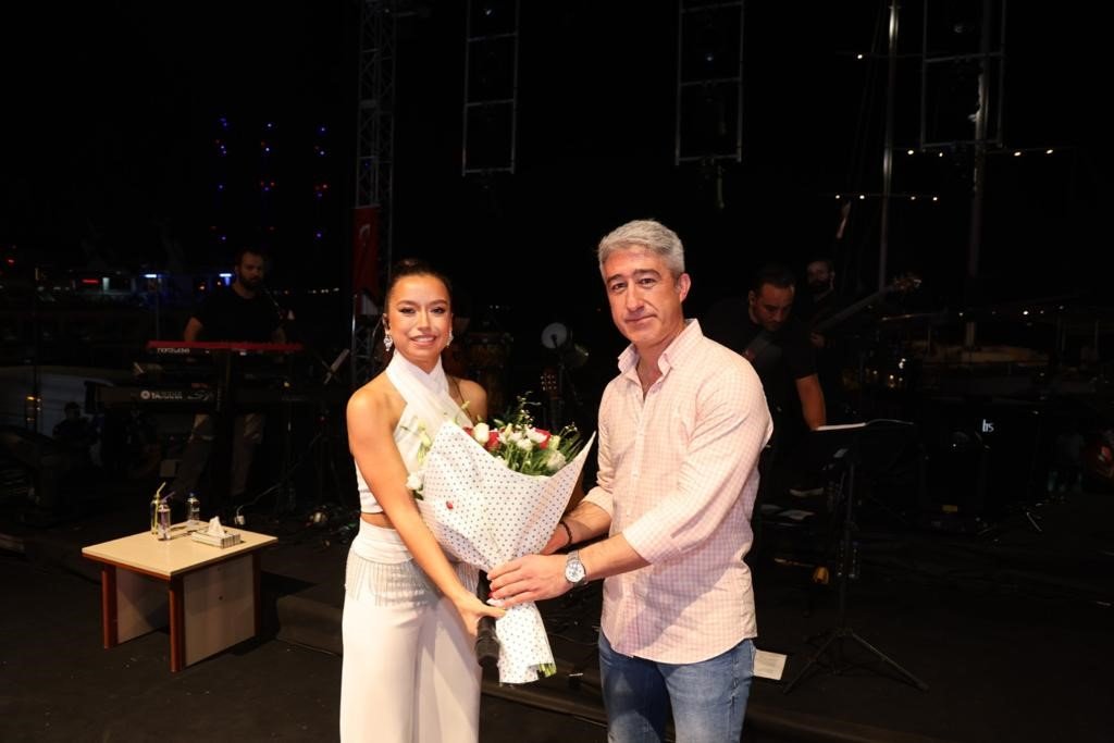 Marmarisliler konserde coştu