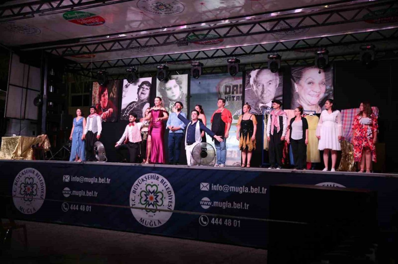 Hisseli Harikalar Kumpanyası oyunu büyük ilgi gördü