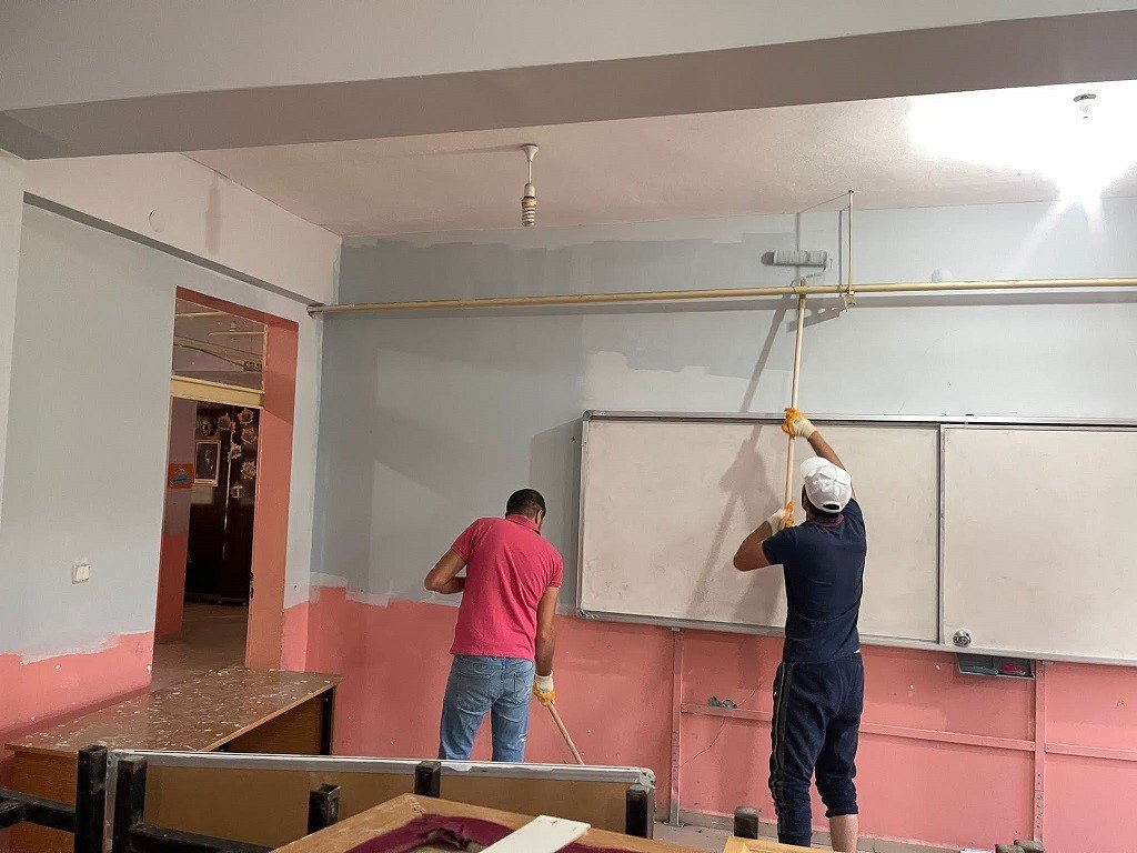 Fedakâr öğretmenler okulu eğitim öğretime hazırladı