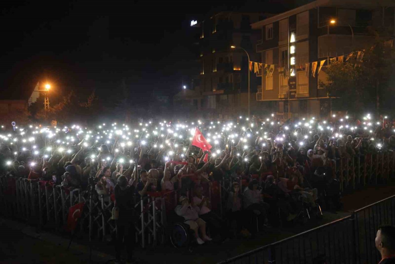 Nevşehir’de Mustafa Ceceli rüzgârı esti