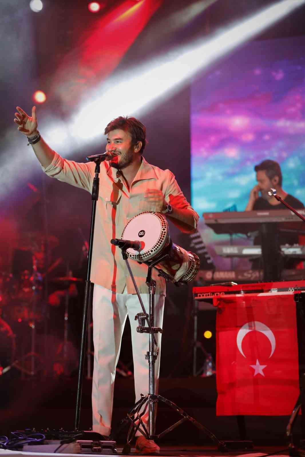 Nevşehir’de Mustafa Ceceli rüzgârı esti