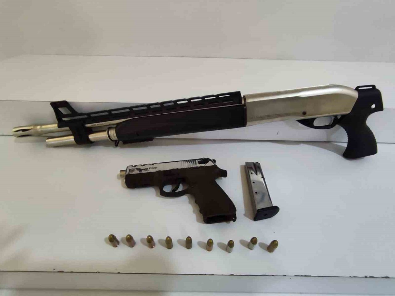 İş adamını kaçırıp darp ettiler silah dayayıp 7.3 milyon liralık senet imzalattılar