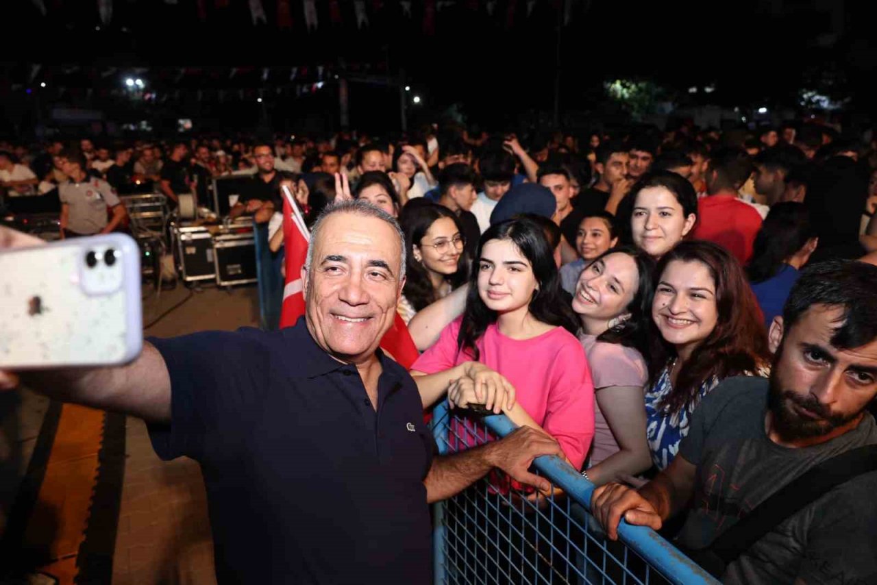 Sultangazi’de coşku dolu 30 Ağustos konseri