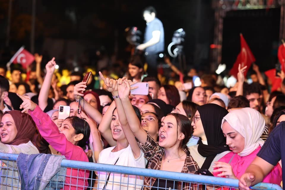 Sultangazi’de coşku dolu 30 Ağustos konseri