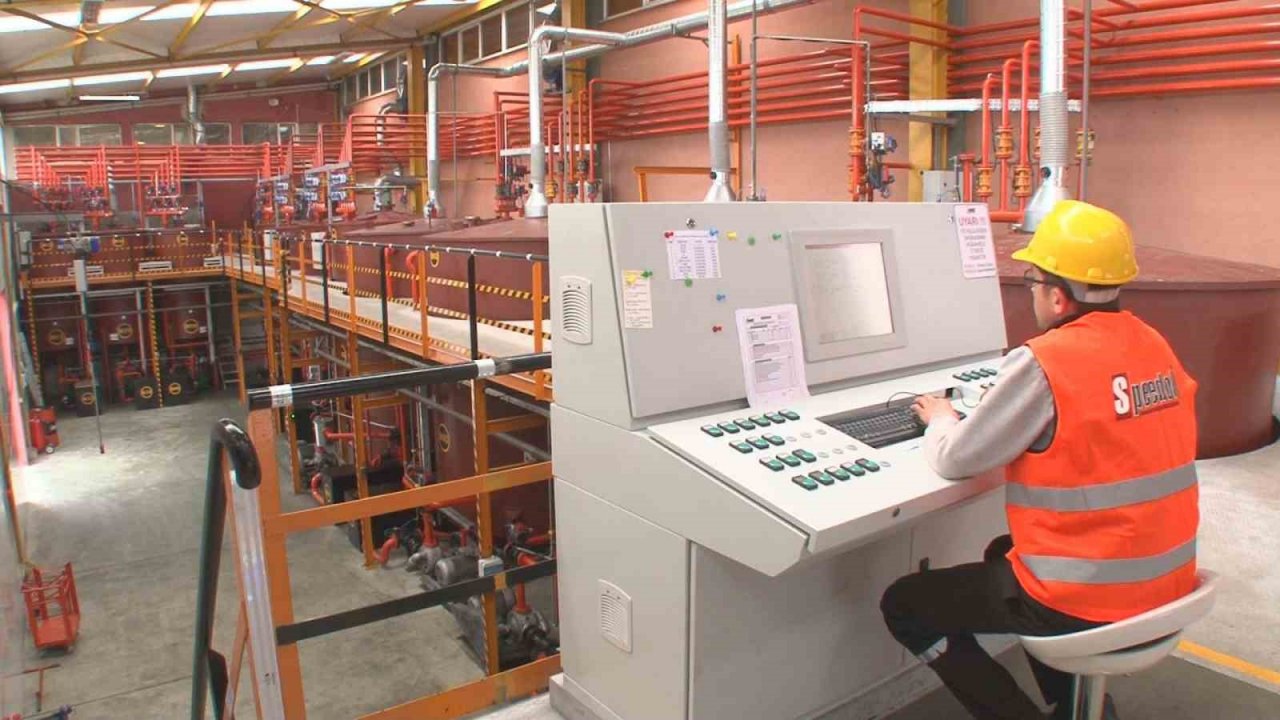 İlk uçak motorunun yerli yağı üretildi