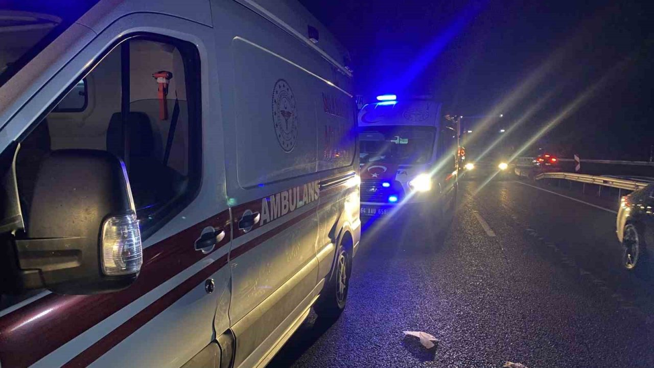 Yolcu otobüsü tıra arkadan çarptı: 1’i ağır 15 yaralı