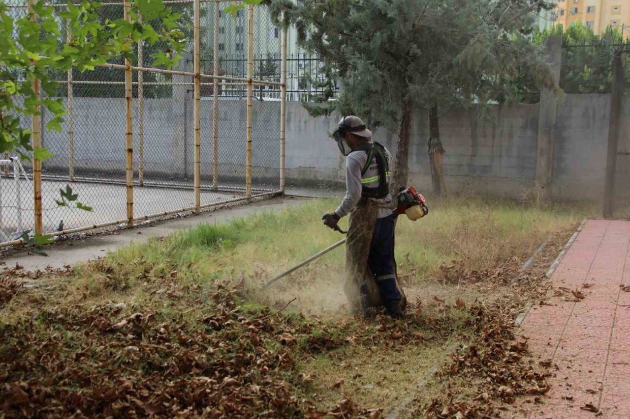 Yüreğir Belediyesi okulları yeni döneme hazırlıyor