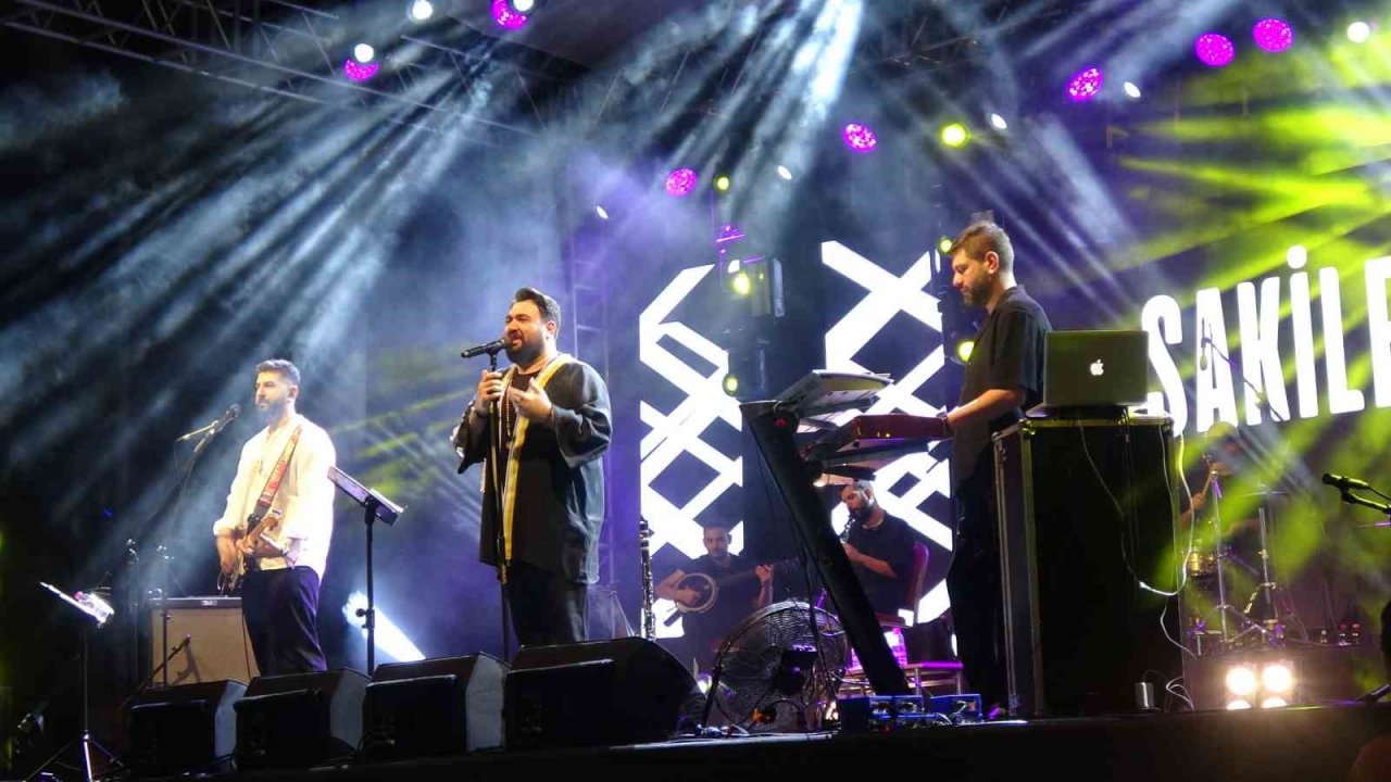 30 Ağustos Zafer Kutlamaları Burdur’da kortej yürüyüşü ve Sakiler konseri ile devam etti