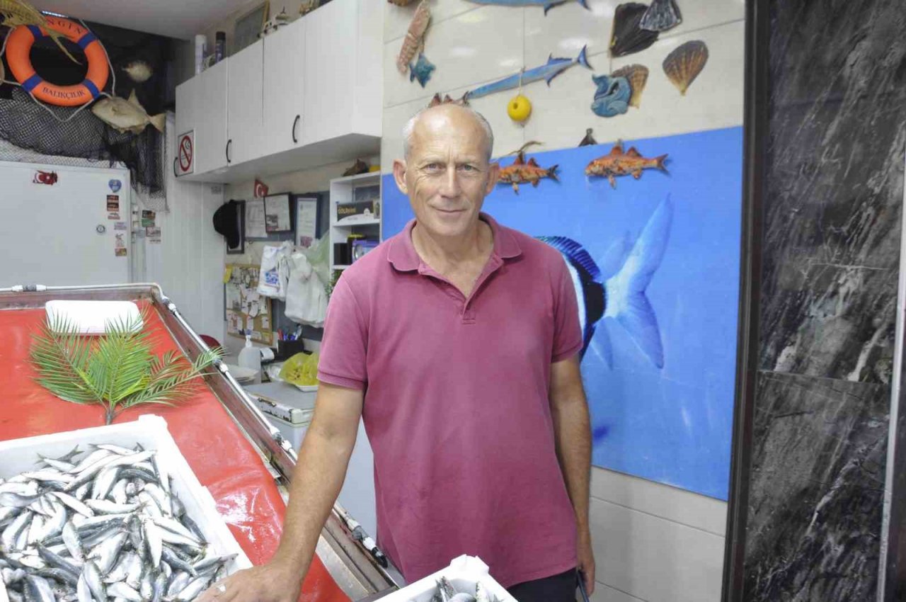 Av sezonunun ilk gününde sardalyenin fiyatı yarı yarıya düştü