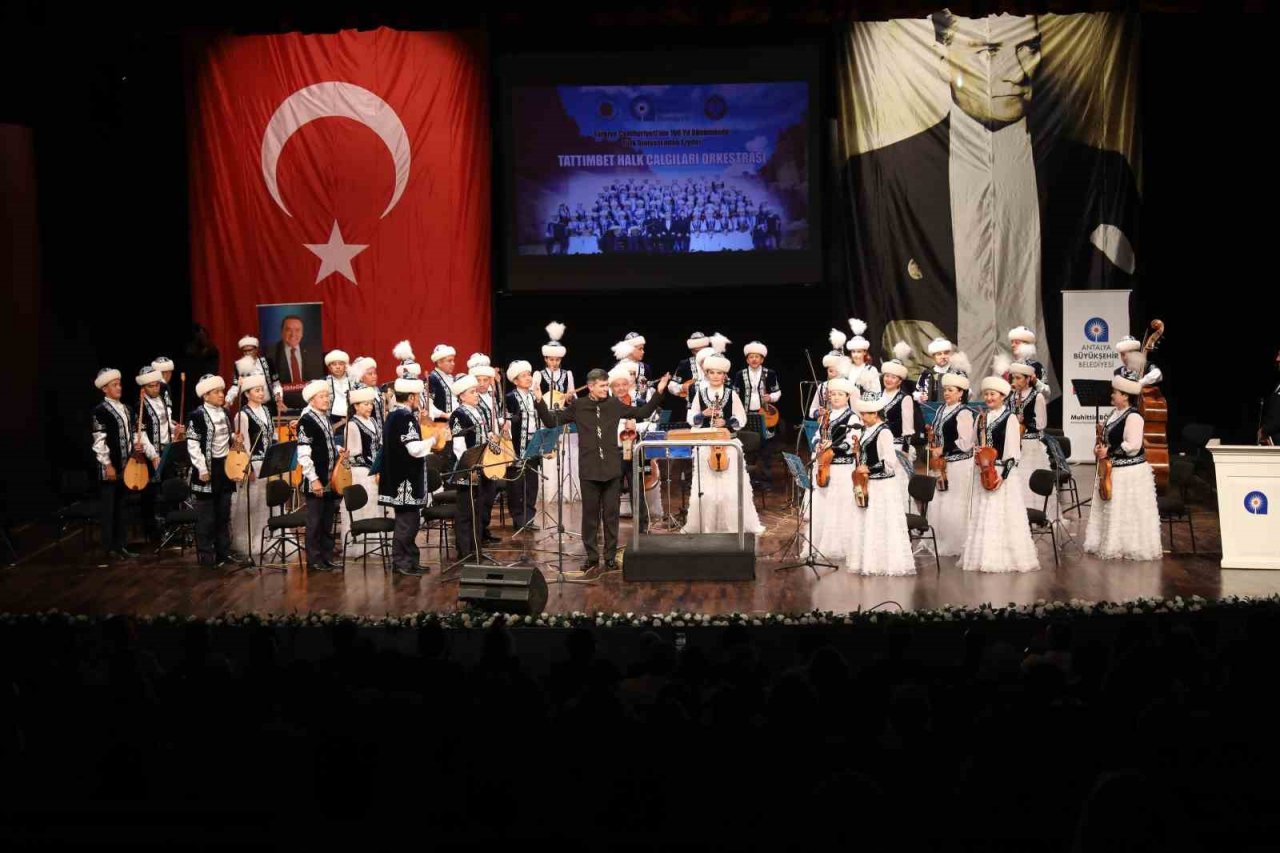 Tattimbet Akademik Halk Çalgıları Orkestrası Cumhuriyetin 100. Yılına özel konser düzenledi