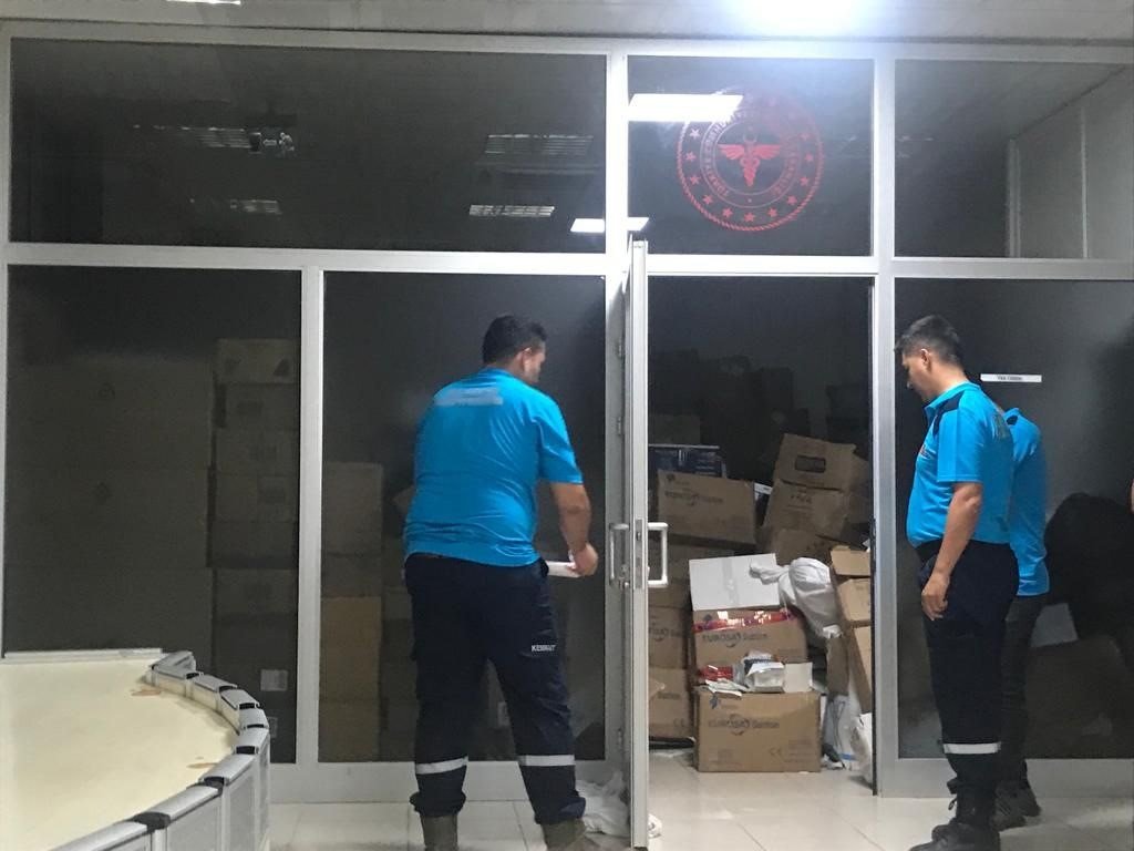 Hastaneye giren yılana operasyon