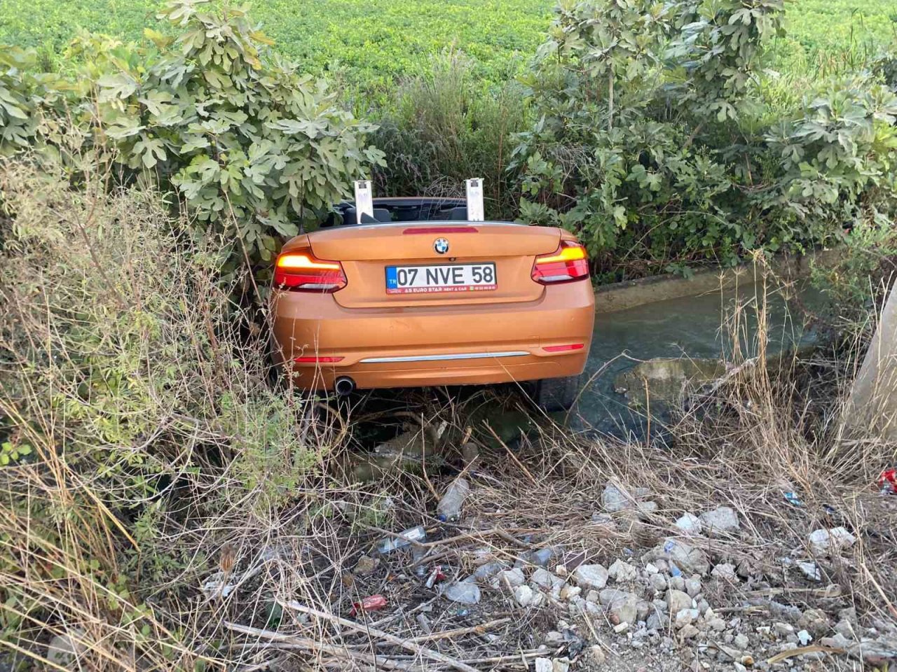 Spor arabası sulama kanalına düşen Ukraynalı kadın şoka girdi