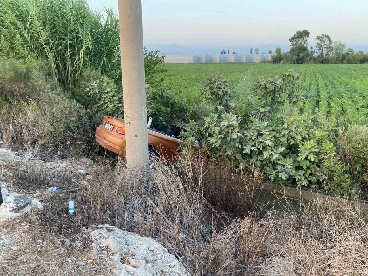 Spor arabası sulama kanalına düşen Ukraynalı kadın şoka girdi