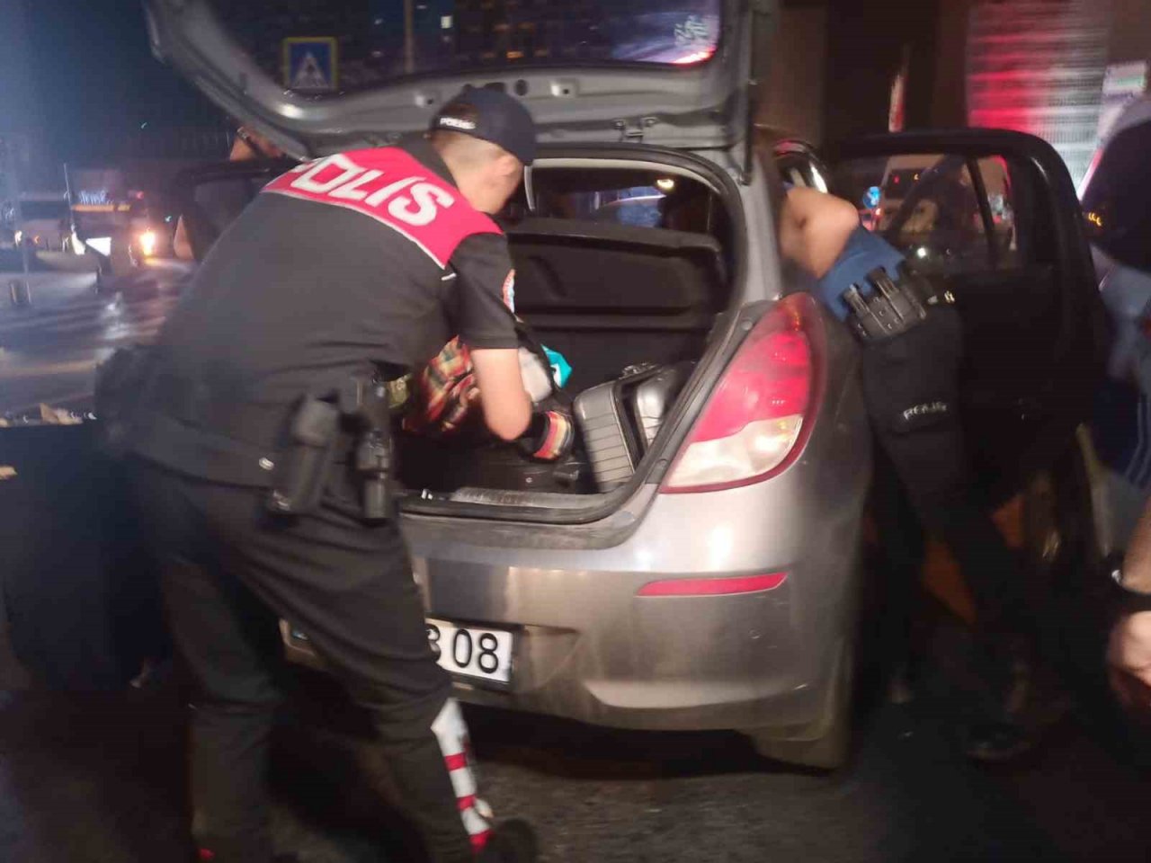 İstanbul’da helikopter destekli huzur uygulaması