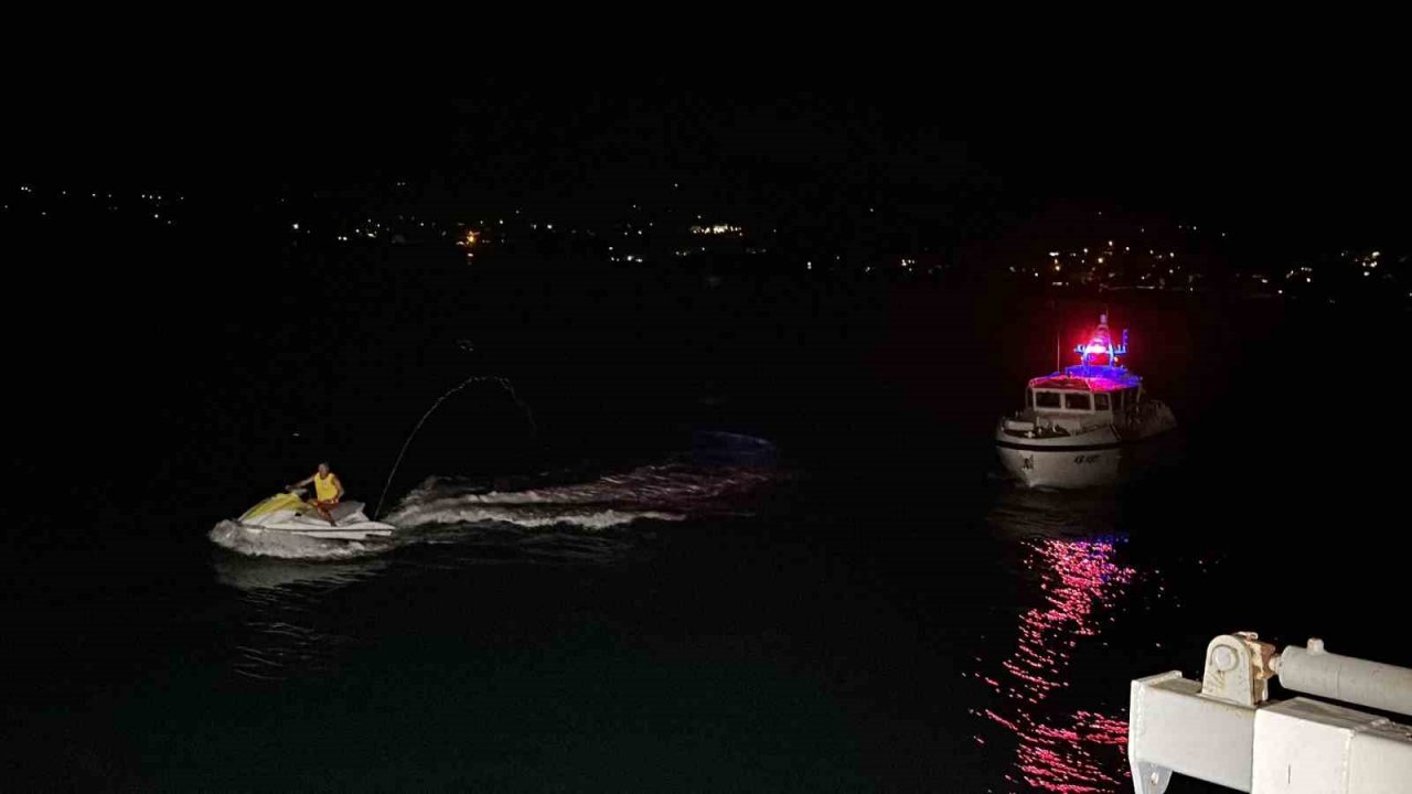 Balıkçılar dolunay eşliğinde “vira bismillah” dedi