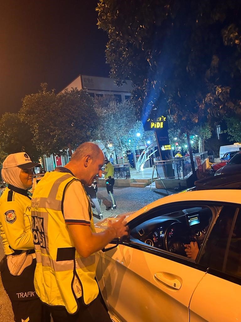 Aydın’da trafik ekiplerinden ‘güvenli sürüş’ seferberliği