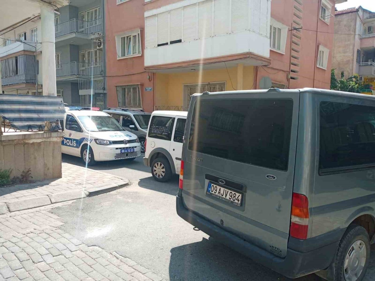 Mahkum taşıyan polis aracı kaza yaptı