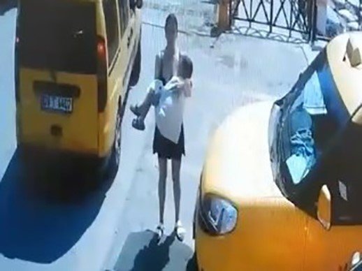 Epilepsi nöbeti geçiren çocuğu hastaneye götüren taksici: “Ben vatandaşlık görevimi yaptım”