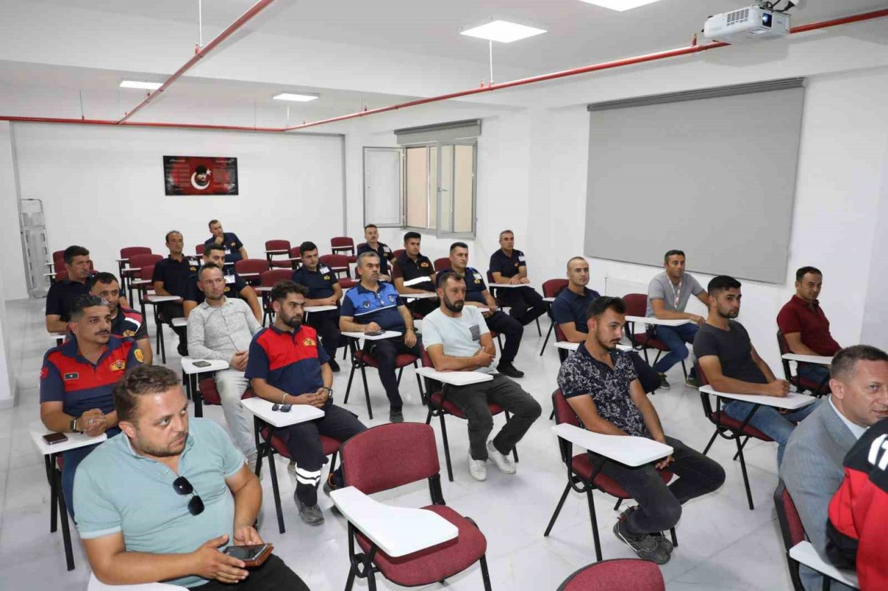 Bolu Belediyesi İtfaiyesi’nden ilçe ve belde itfaiye erlerine eğitim desteği