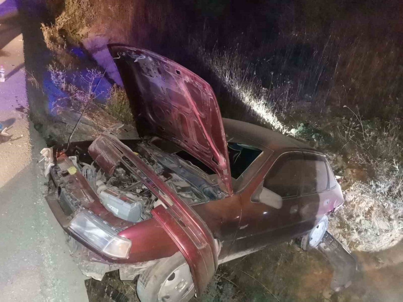 Boş araziye uçtu: 1 yaralı