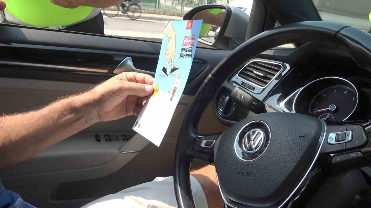 Bursa’da "Önce Yaya" uygulaması yapıldı, kural tanımaz sürücülere ceza kesildi