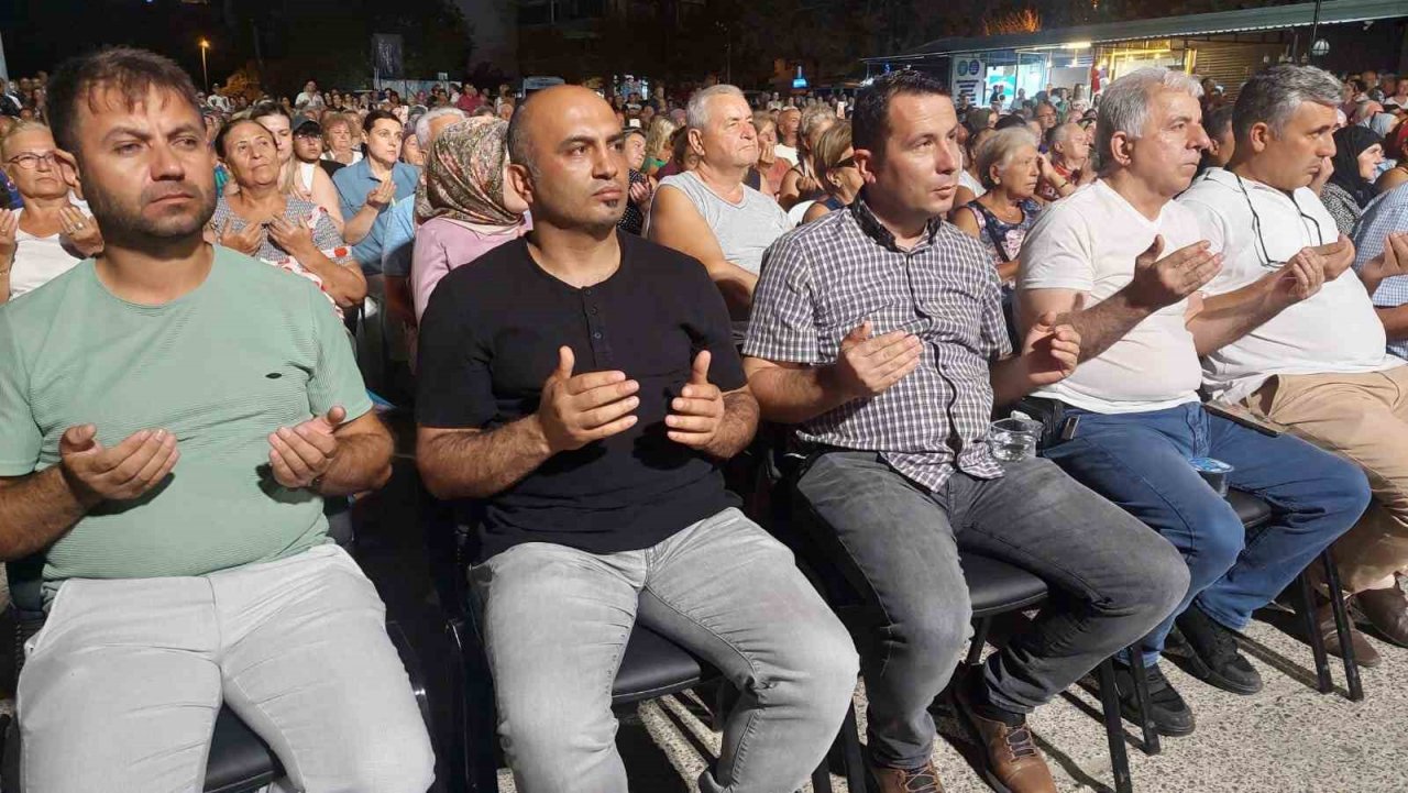 Balıkçılar geceyi gündüze çevirerek denize açıldı