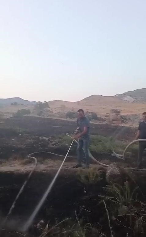 Tripolis’te örtü yangını korkuttu