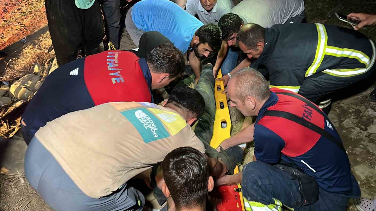 Fındık işçilerini taşıyan traktör şarampole yuvarlandı: 13 yaralı