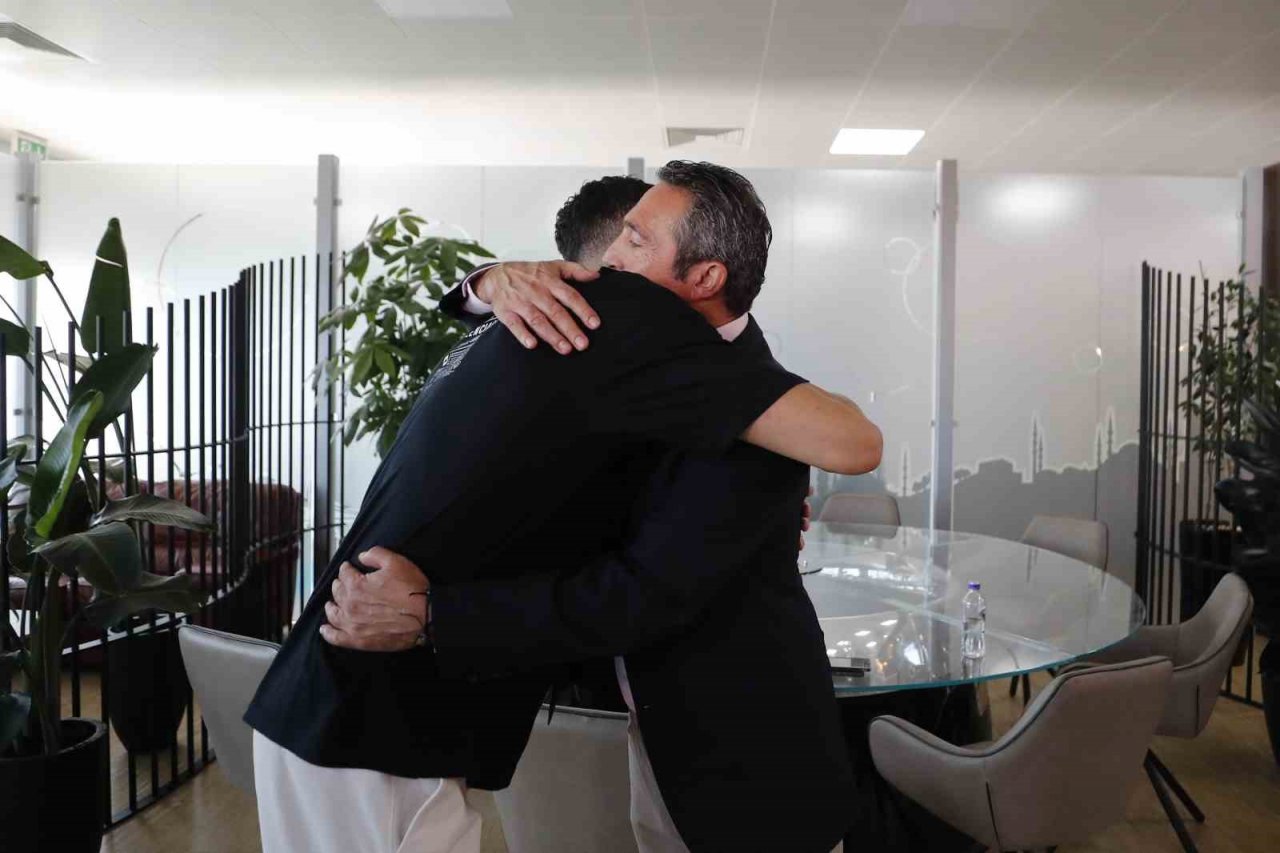 Altay Bayındır’dan, Fenerbahçe’ye gözyaşlarıyla veda